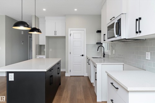 14 Southbridge Drive, Calmar, AB - Indoor Photo Showing Kitchen With Upgraded Kitchen
