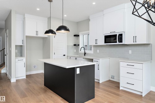 14 Southbridge Drive, Calmar, AB - Indoor Photo Showing Kitchen With Upgraded Kitchen