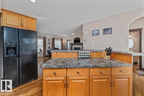 5015 Thibault Way, Edmonton, AB 