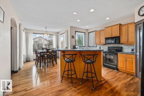 5015 Thibault Way, Edmonton, AB 