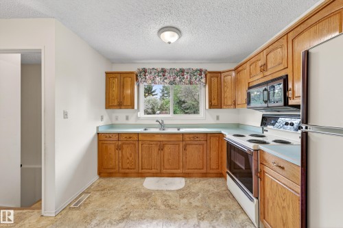 11903 138 Avenue, Edmonton, AB 