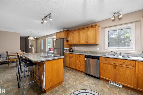 18 Harmony Crescent, Stony Plain, AB - Indoor Photo Showing Kitchen With Double Sink