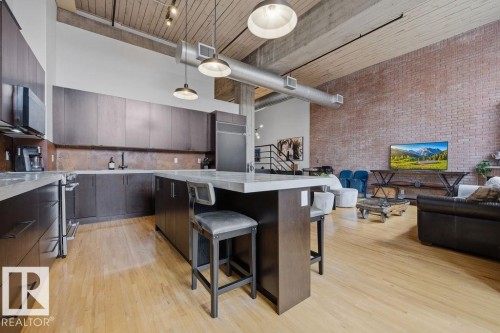 104 10330 104 Street, Edmonton, AB 