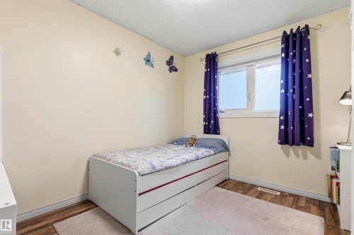 9575 180A Street, Edmonton, AB 