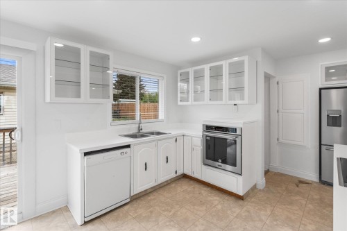 5628 140A Avenue, Edmonton, AB 