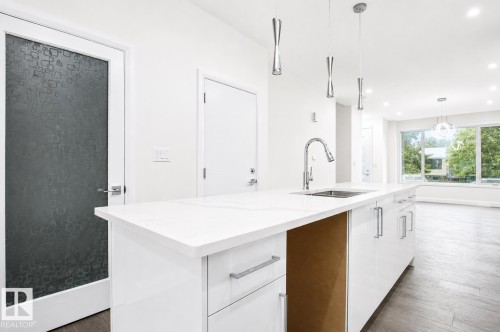 8731 154 Street, Edmonton, AB - Indoor Photo Showing Kitchen With Upgraded Kitchen