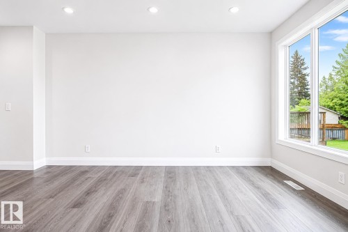 8731 154 Street, Edmonton, AB - Indoor Photo Showing Other Room
