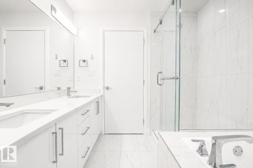 8731 154 Street, Edmonton, AB - Indoor Photo Showing Bathroom