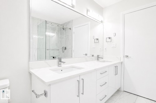 8731 154 Street, Edmonton, AB - Indoor Photo Showing Bathroom