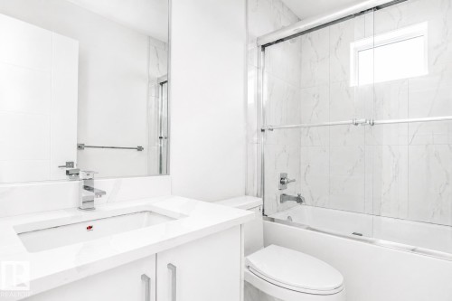 8731 154 Street, Edmonton, AB - Indoor Photo Showing Bathroom