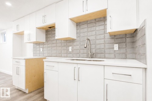8731 154 Street, Edmonton, AB - Indoor Photo Showing Kitchen