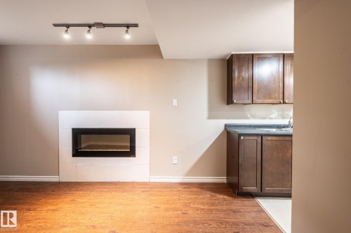 Image quality insufficient for description - 16811 91 Street, Edmonton, AB 