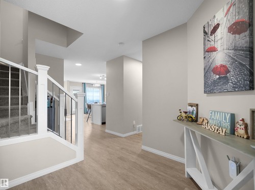 9008 Cooper Link Link, Edmonton, AB 