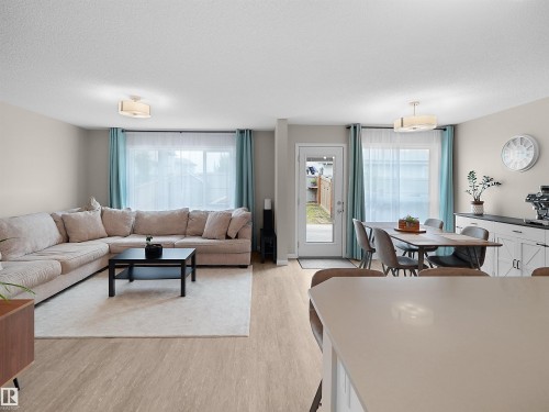 9008 Cooper Link Link, Edmonton, AB 