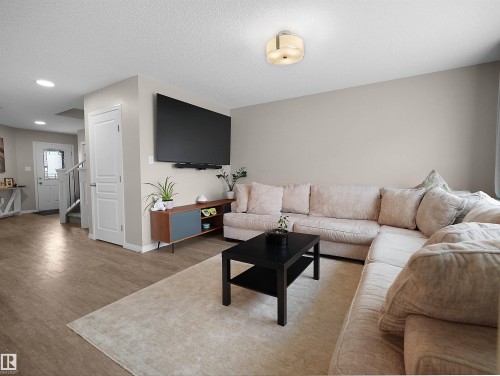 9008 Cooper Link Link, Edmonton, AB 
