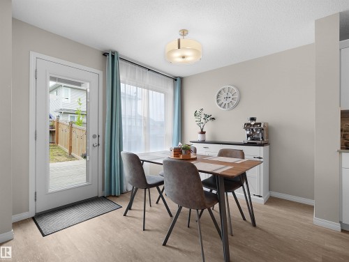 9008 Cooper Link Link, Edmonton, AB 