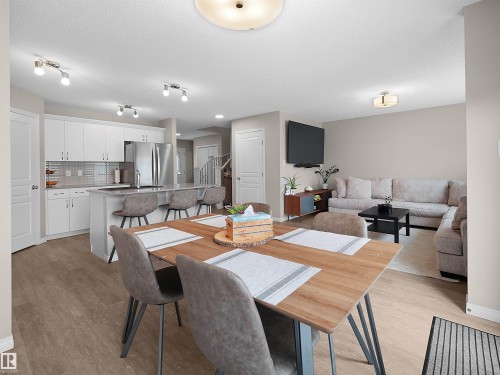 9008 Cooper Link Link, Edmonton, AB 