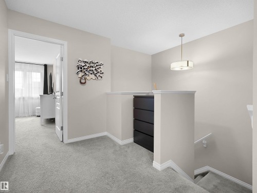 9008 Cooper Link Link, Edmonton, AB 