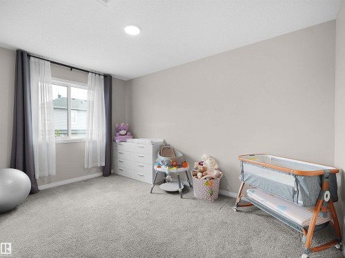 9008 Cooper Link Link, Edmonton, AB 