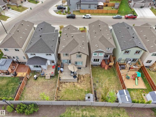 9008 Cooper Link Link, Edmonton, AB 