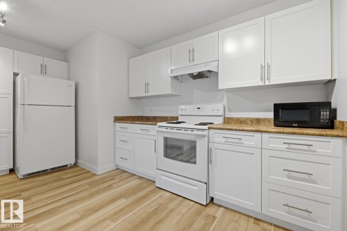 703 9710 105 Street  Edmonton, AB T5K 1A3