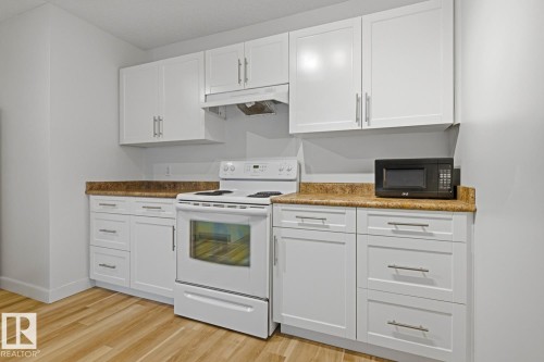Kitchen - #703 9710 105 St Nw, Edmonton, AB - Indoor Photo Showing Kitchen