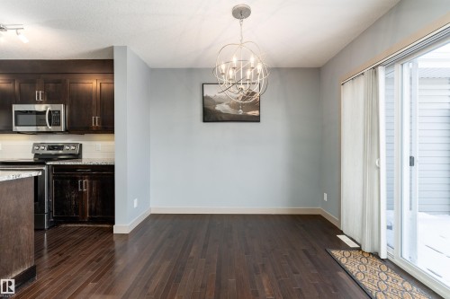 152 Radcliffe Wynd, Fort Saskatchewan, AB - Indoor Photo Showing Kitchen