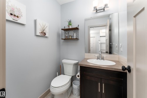 152 Radcliffe Wynd, Fort Saskatchewan, AB - Indoor Photo Showing Bathroom