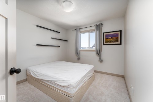 152 Radcliffe Wynd, Fort Saskatchewan, AB - Indoor Photo Showing Bedroom