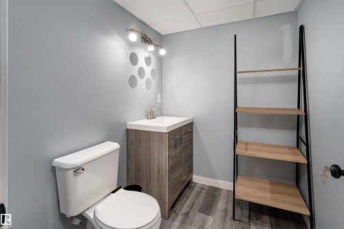 152 Radcliffe Wynd, Fort Saskatchewan, AB - Indoor Photo Showing Bathroom