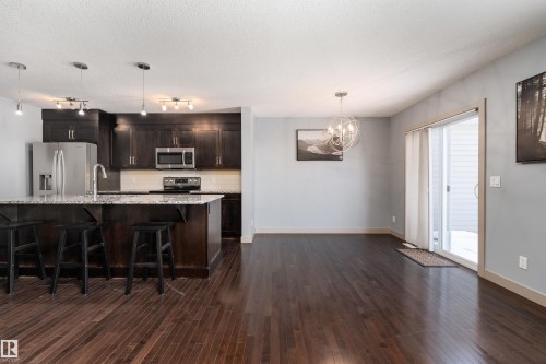 152 Radcliffe Wynd, Fort Saskatchewan, AB - Indoor Photo Showing Kitchen With Upgraded Kitchen