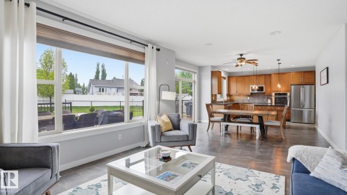 75 Rue Moreau, Beaumont, AB - Indoor Photo Showing Living Room