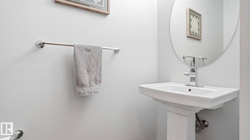 75 Rue Moreau, Beaumont, AB - Indoor Photo Showing Bathroom