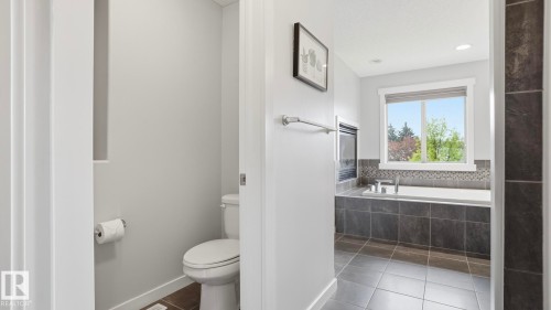 75 Rue Moreau, Beaumont, AB - Indoor Photo Showing Bathroom