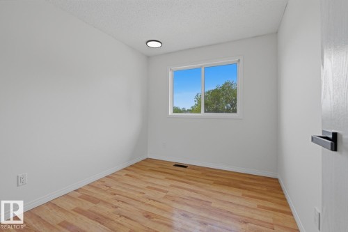 10684 Beaumaris Road, Edmonton, AB 