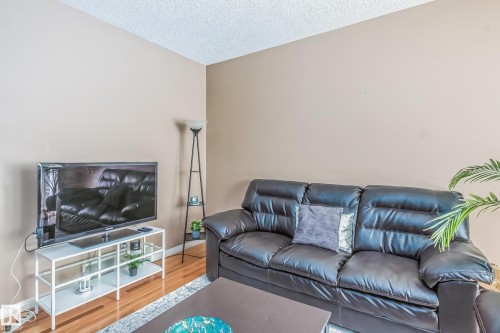 49 8403 164 Avenue, Edmonton, AB 