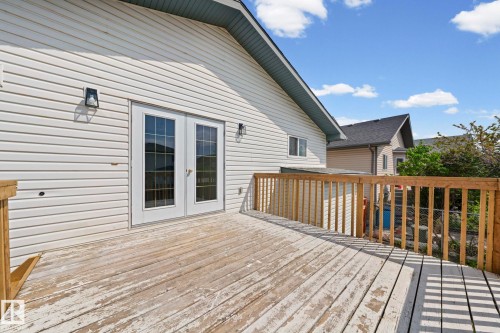 6715 165 Avenue, Edmonton, AB 