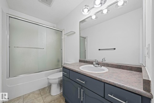 6715 165 Avenue, Edmonton, AB 