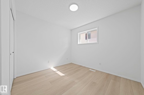 6715 165 Avenue, Edmonton, AB 