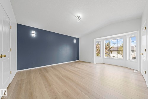 6715 165 Avenue, Edmonton, AB 
