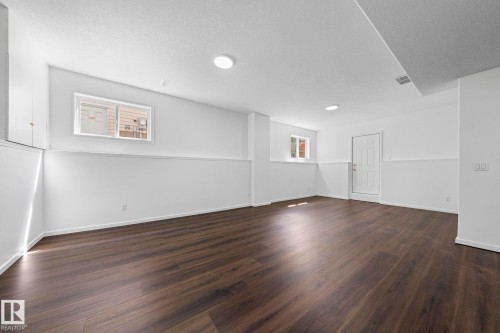 6715 165 Avenue, Edmonton, AB 