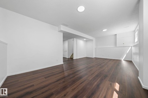 6715 165 Avenue, Edmonton, AB 