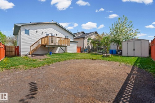 6715 165 Avenue, Edmonton, AB 