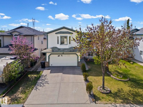 6715 165 Avenue, Edmonton, AB 