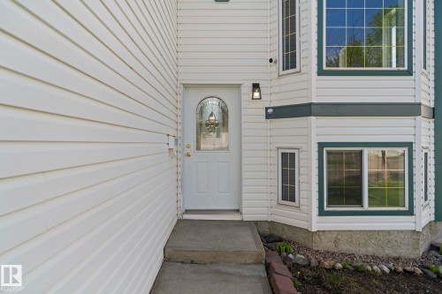 6715 165 Avenue, Edmonton, AB 