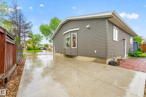 42 Attwood Drive, St. Albert, AB 
