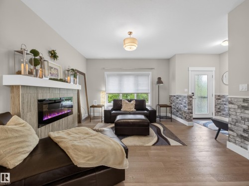 17 Amesbury Wynd, Sherwood Park, AB 