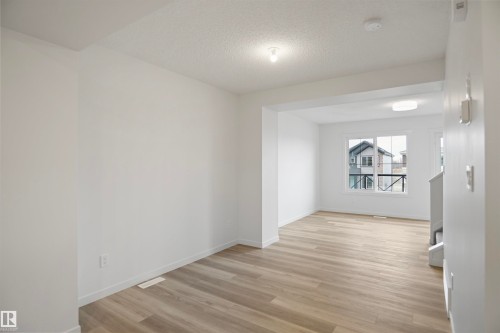 7062 Rosenthal Drive, Edmonton, AB 