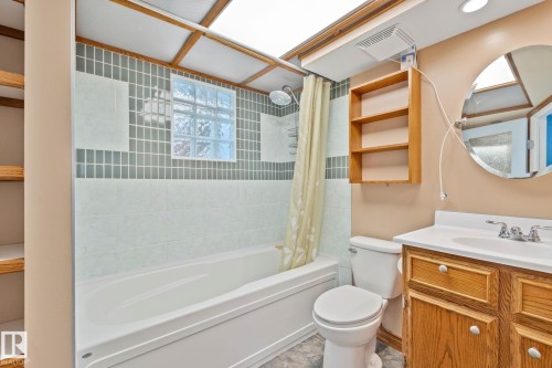 2730 138A Avenue, Edmonton, AB 