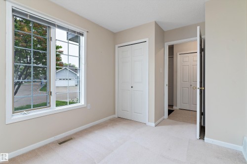 27 13217 155 Avenue, Edmonton, AB - Indoor Photo Showing Other Room